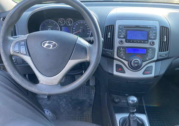 Hyundai I30 cena 10500 przebieg: 213000, rok produkcji 2009 z Rychwał małe 67